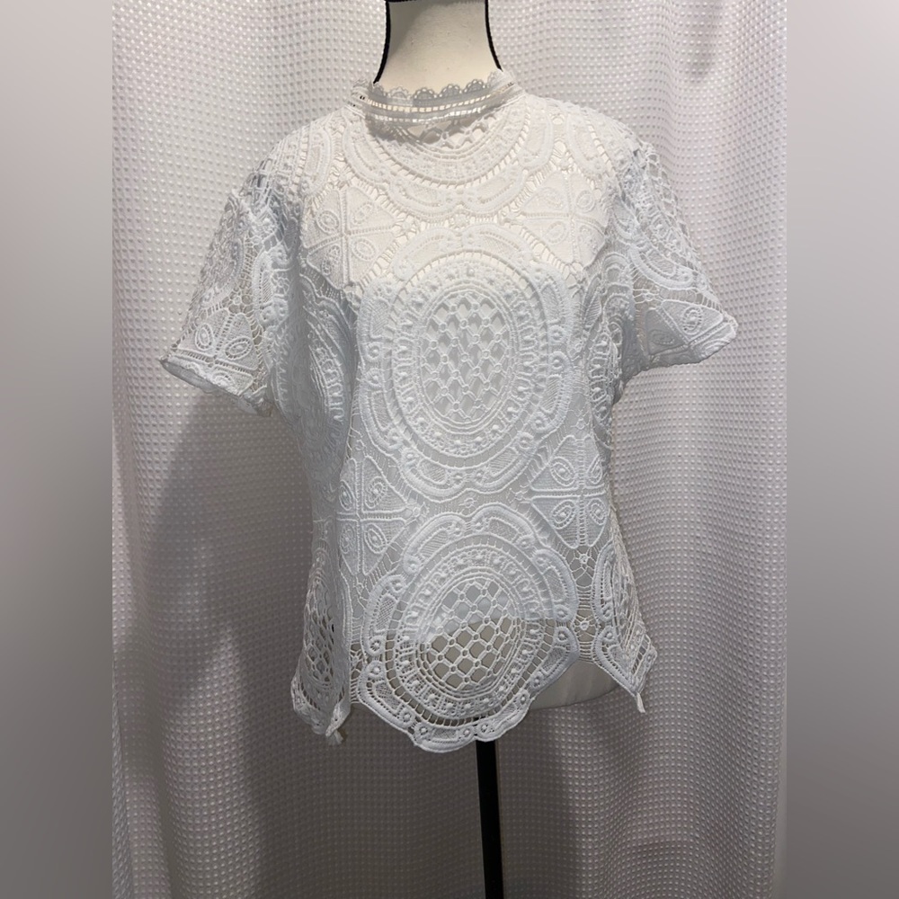 Women Ultra Pink short sleeves all over lace crochet scallop hem white top Sz XL